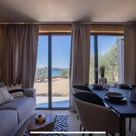 Apartman Thebeachvilla 2 *